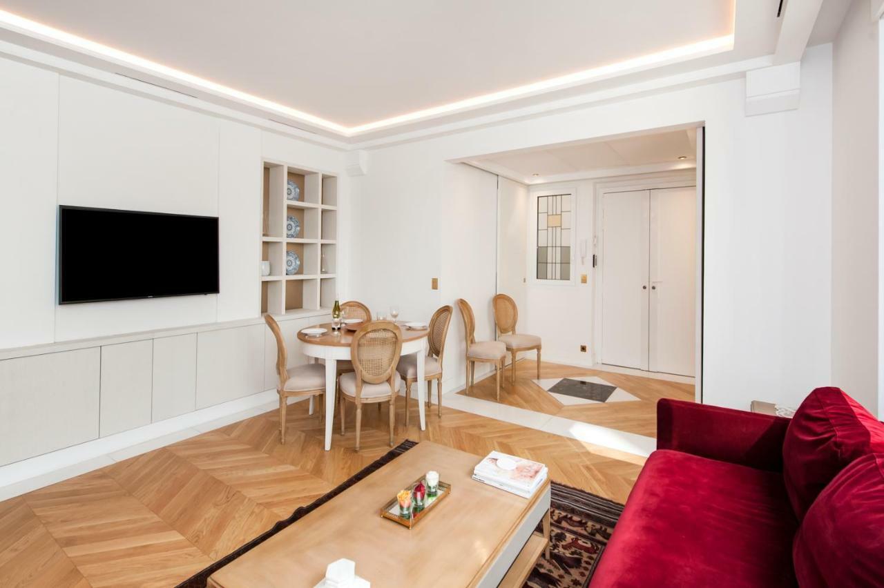 Luxury Montaigne Apartment ปารีส ภายนอก รูปภาพ