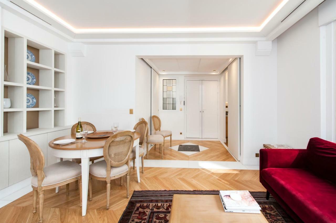 Luxury Montaigne Apartment ปารีส ภายนอก รูปภาพ