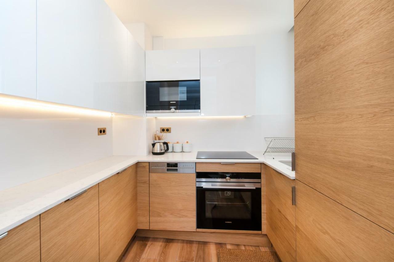 Luxury Montaigne Apartment ปารีส ภายนอก รูปภาพ