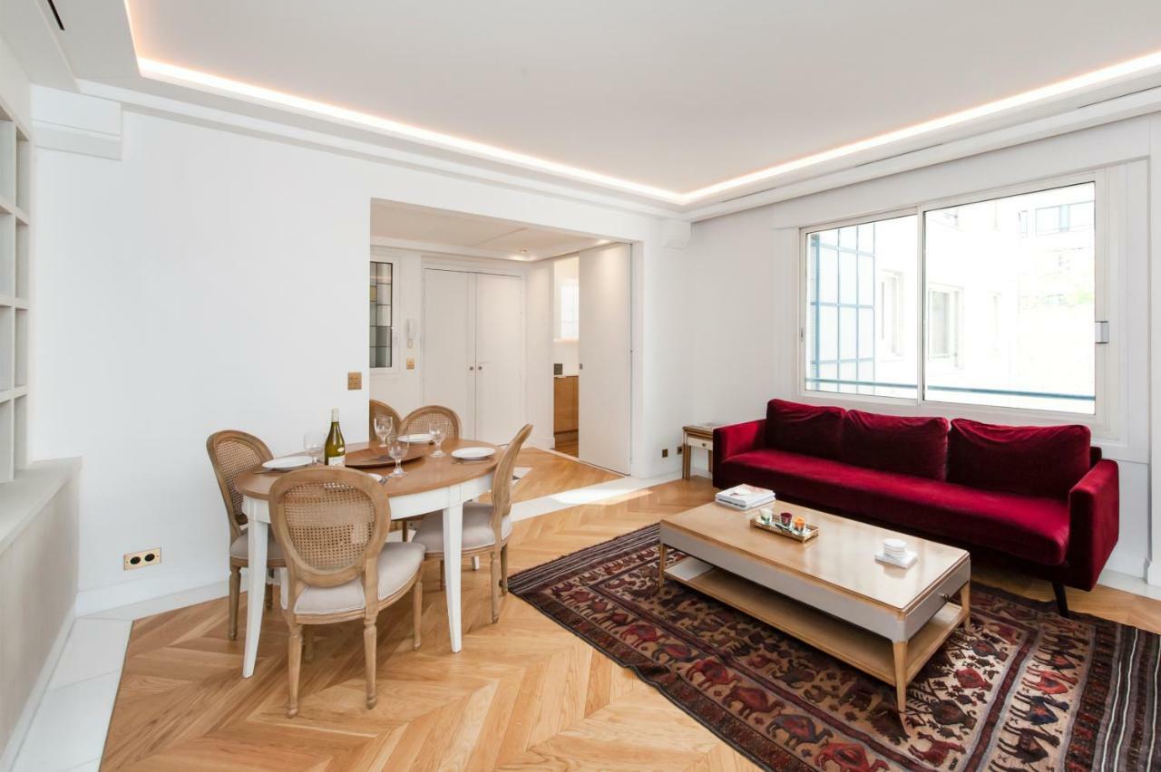 Luxury Montaigne Apartment ปารีส ภายนอก รูปภาพ