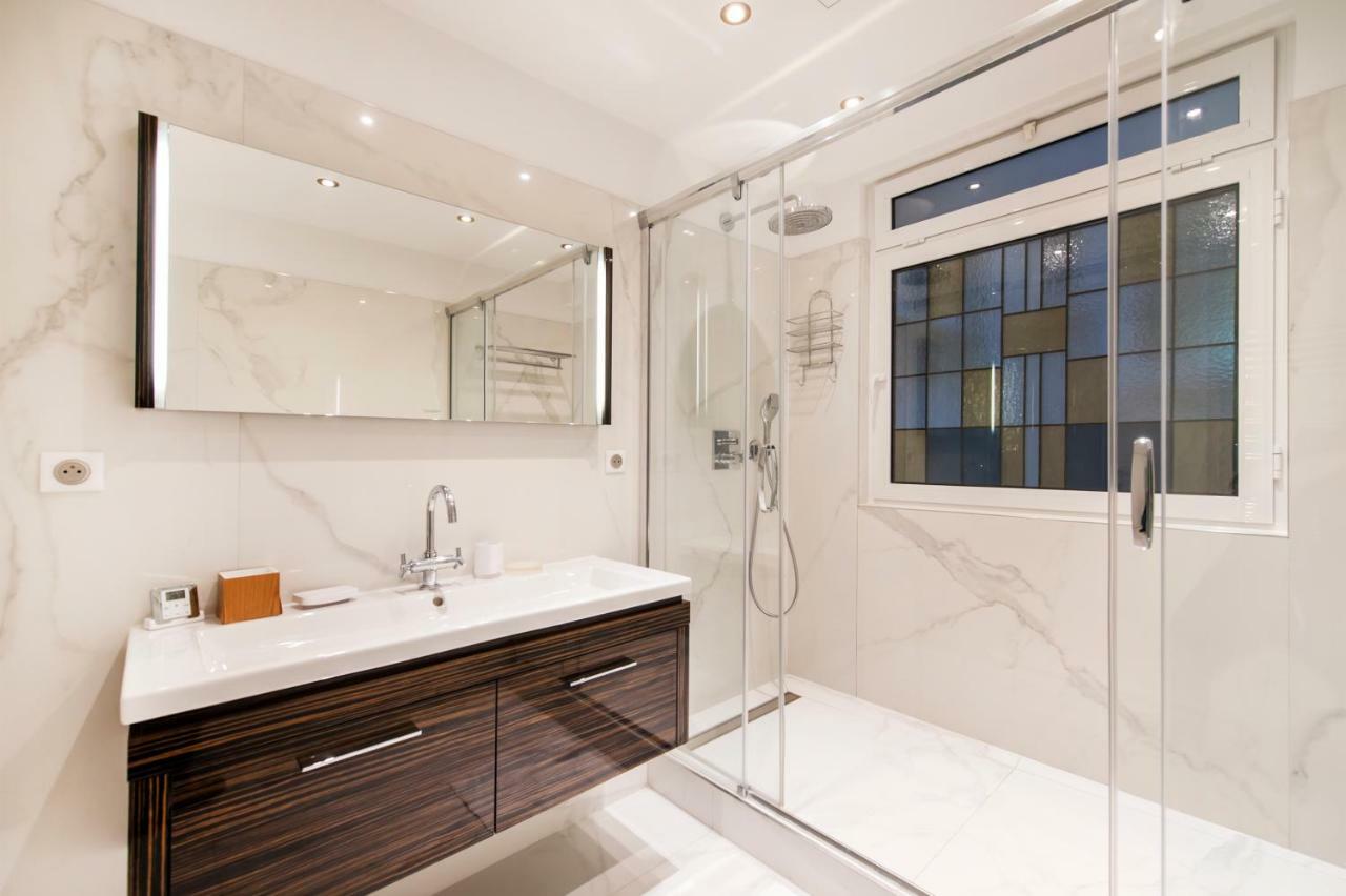 Luxury Montaigne Apartment ปารีส ภายนอก รูปภาพ